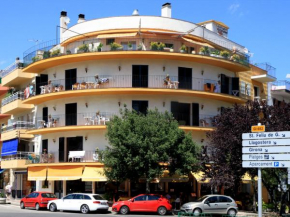 Гостиница Apartamentos El Sol  Тосса-Де-Мар